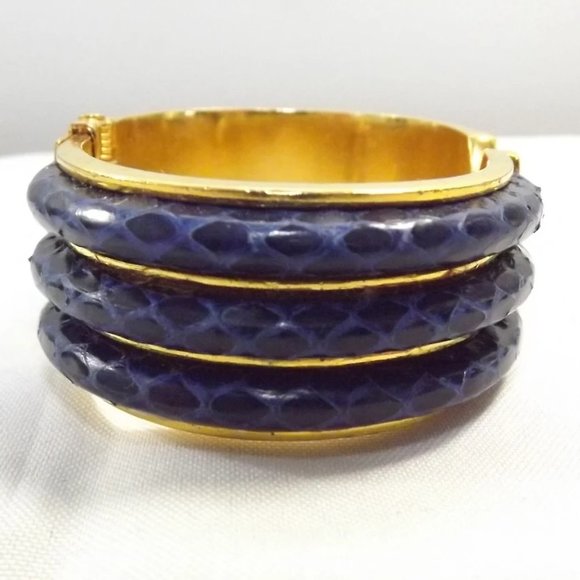 Vintage Faux Reptile Skin, Wide Cuff, Hinged Brass Bracelet - Picture 2 of 10